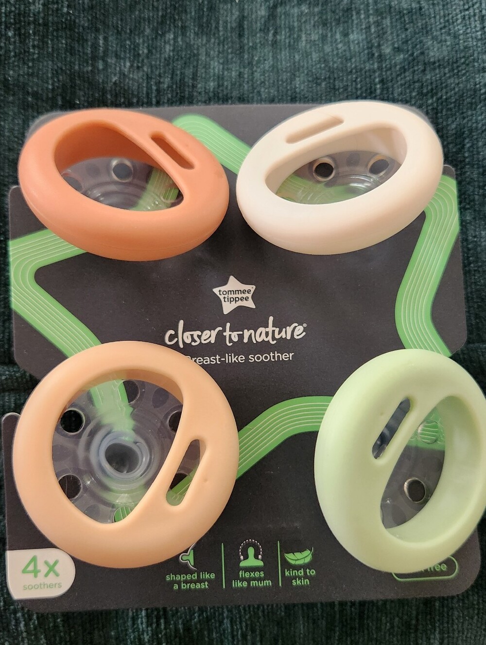 NWT Tommee Tippee Closer To Nature Pacifier Soothers